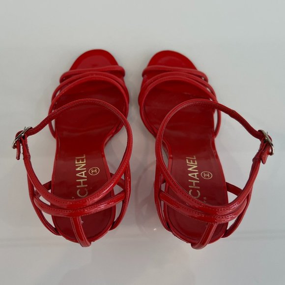 CHANEL ORANGE PATENT LEATHER WEDGE SANDALS SIZE IT 38 / US 8 - Picture 12 of 16